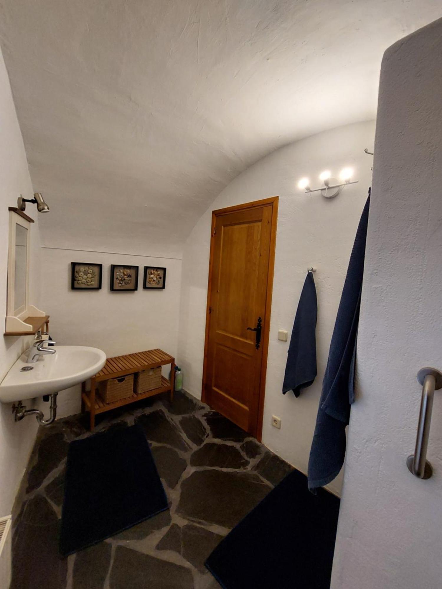 Cala Clareta Bed & Breakfast Castellfollit de la Roca Luaran gambar
